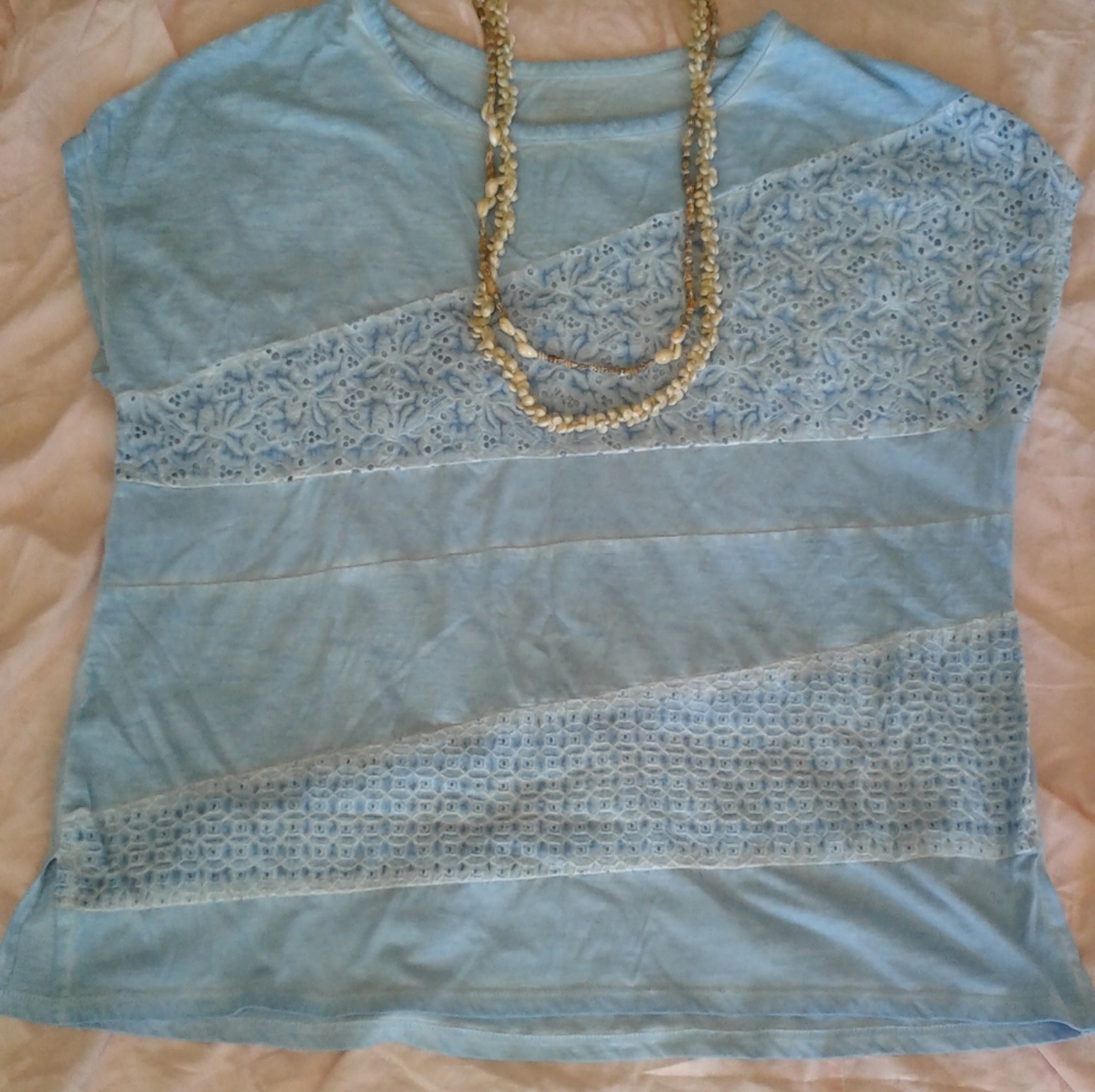 Lane Bryant Blue T-shirt size: 14/16